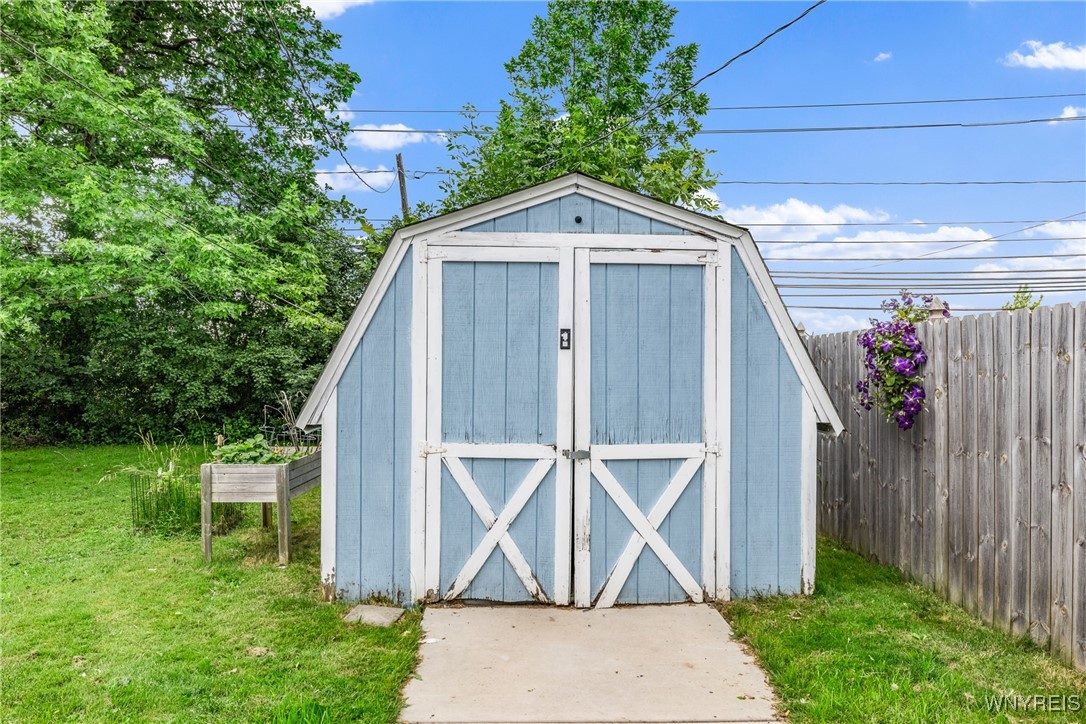 87 Ermann Drive Buffalo, NY 14217 - Photo 4 of 36