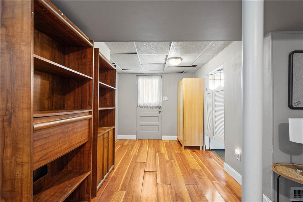 3099 McRoberts Road Pittsburgh, PA 15234 - Photo 26 of 35 Gallery Image 26