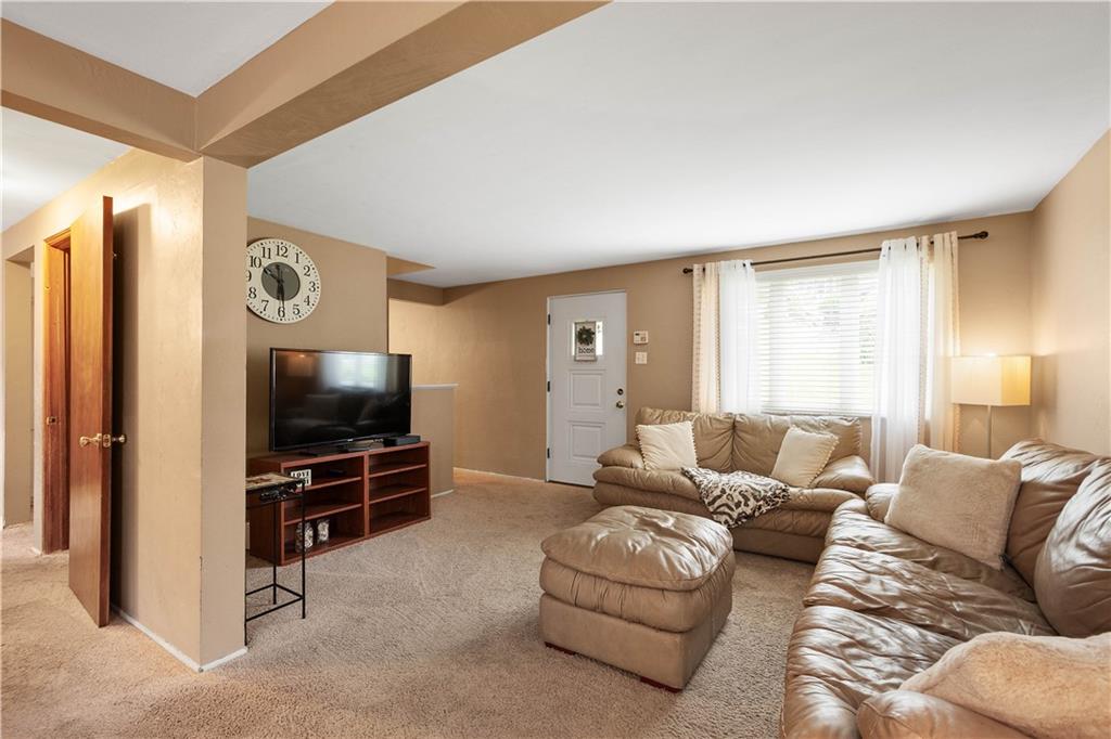 3099 McRoberts Road Pittsburgh, PA 15234 - Photo 6 of 35 Gallery Image 6