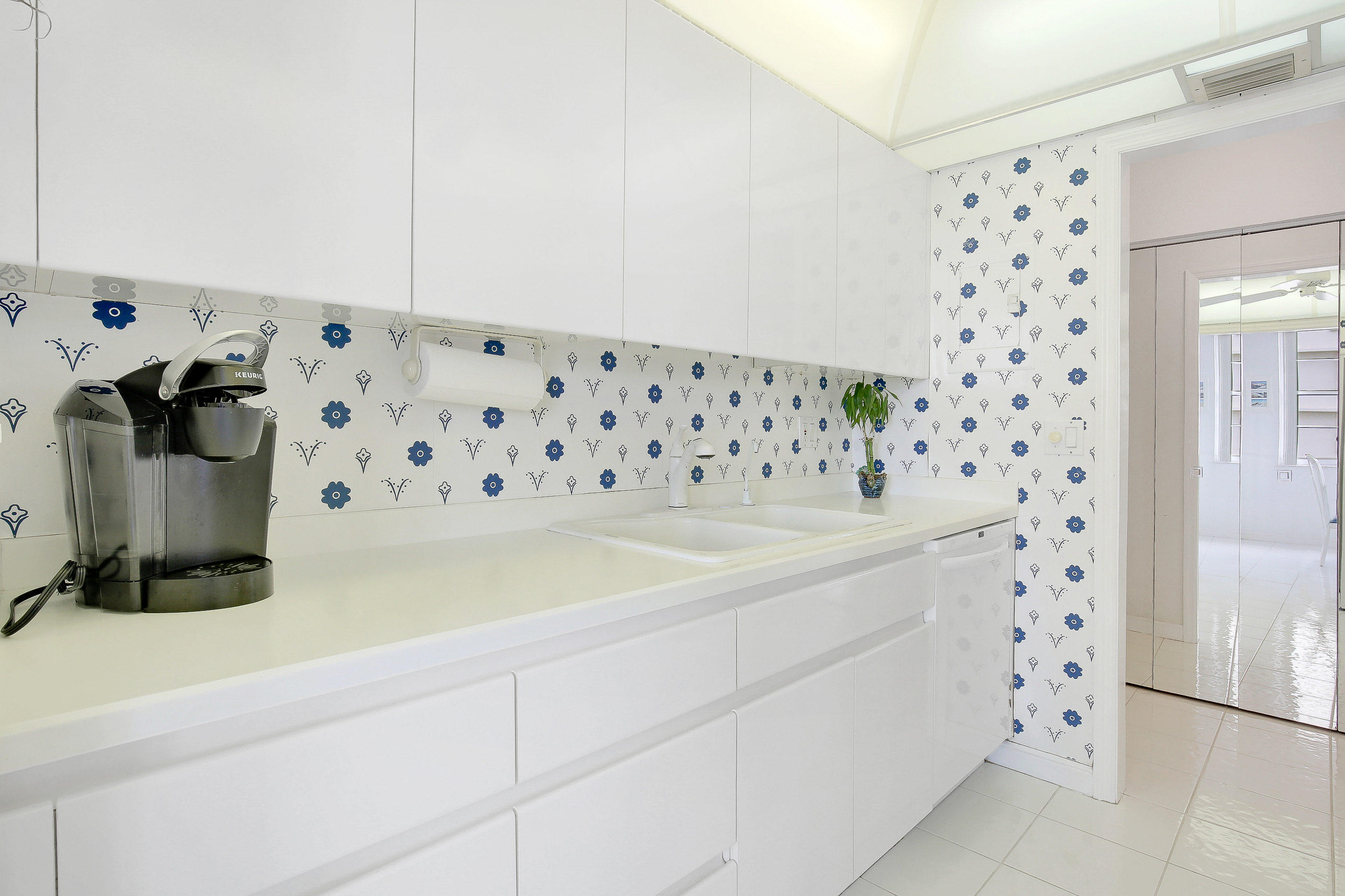 2121 North Ocean Boulevard, Unit 901E Boca Raton, FL 33431 - Photo 20 of 49 Kitchen