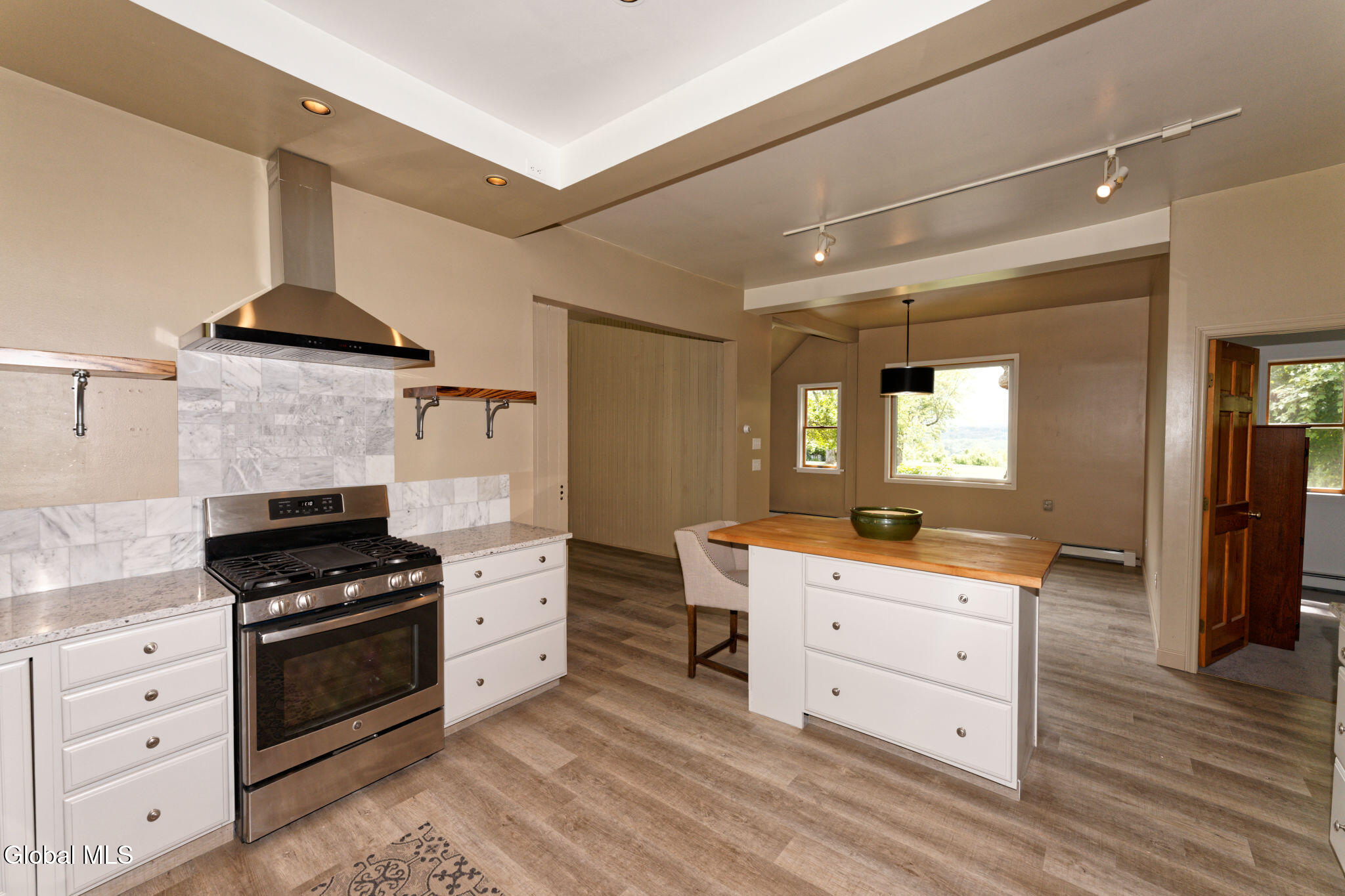 1412 River Road Bethlehem, NY 12158 - Photo 14 of 40 2 Kitchen 6