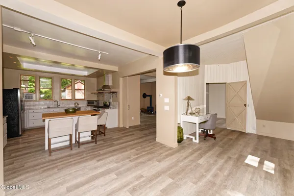 $3,250 | 1412 River Road, Bethlehem, NY 12158