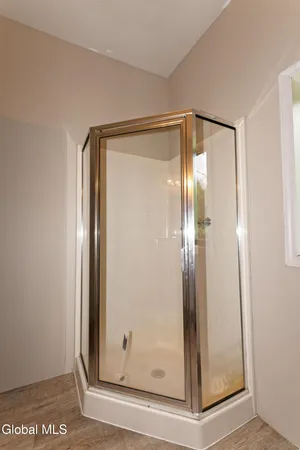 $3,250 | 1412 River Road, Bethlehem, NY 12158