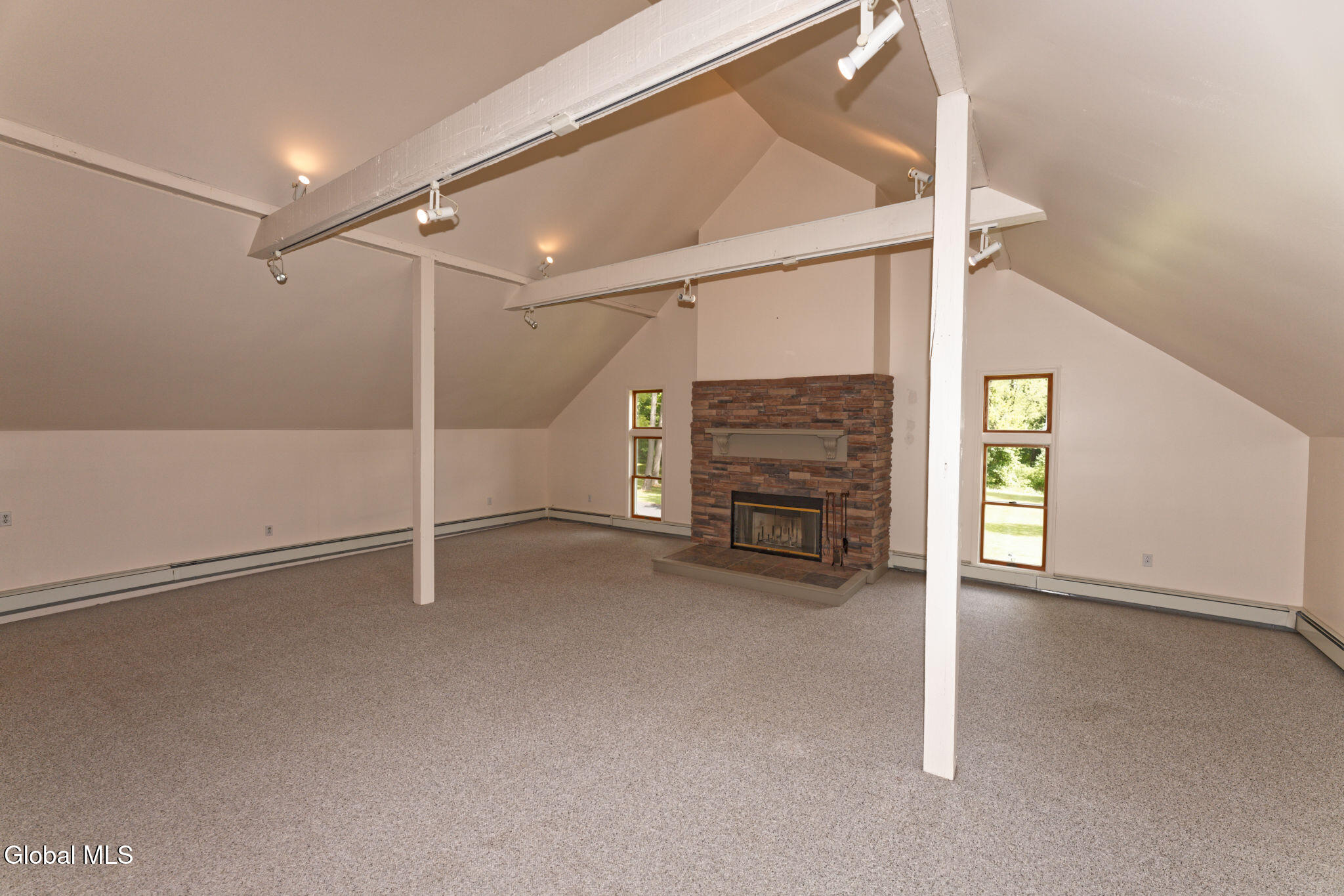 1412 River Road Bethlehem, NY 12158 - Photo 29 of 40 6 Loft 3