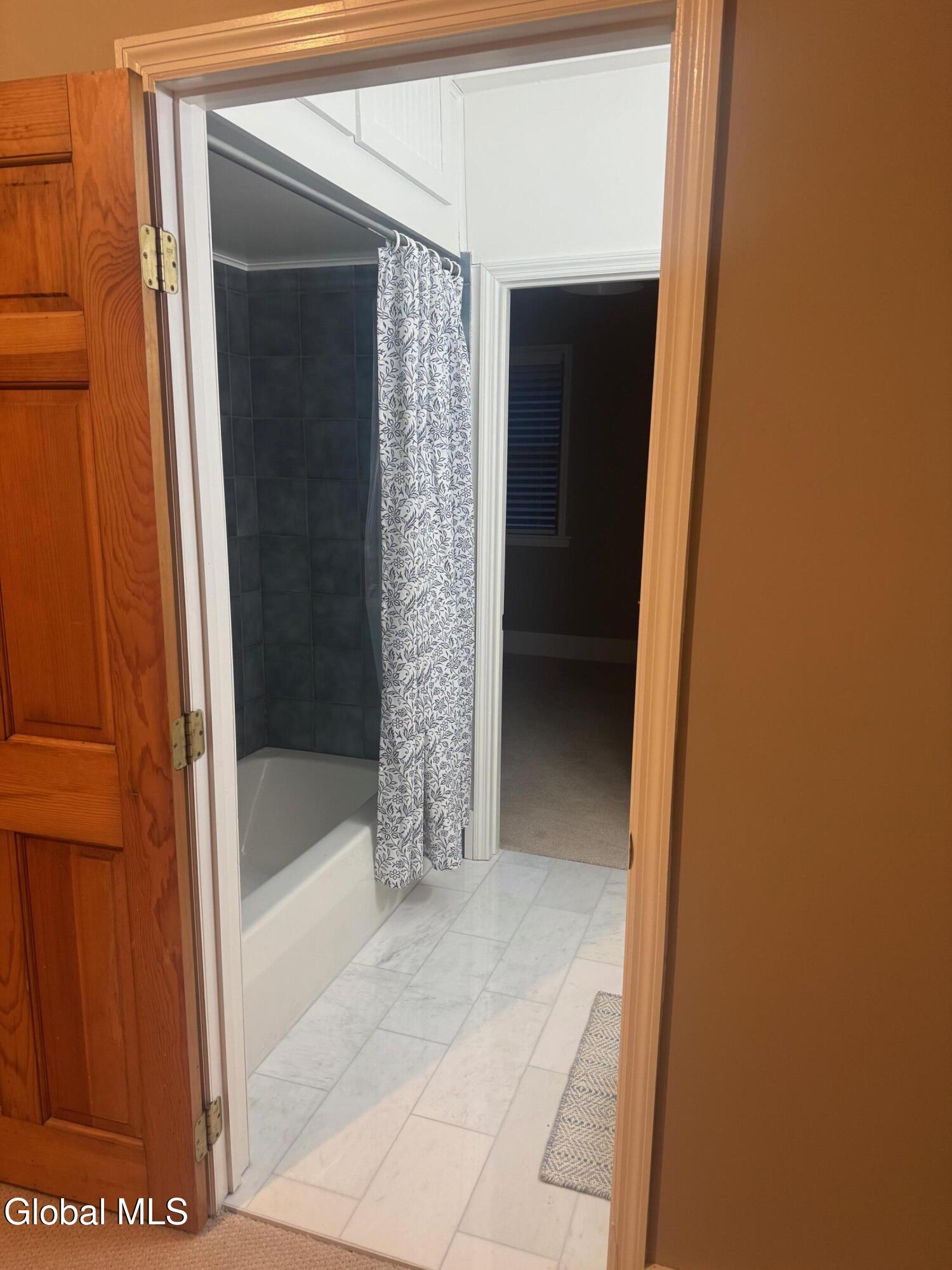 1412 River Road Bethlehem, NY 12158 - Photo 34 of 40 6 Loft 8