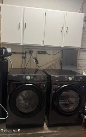 $3,250 | 1412 River Road, Bethlehem, NY 12158