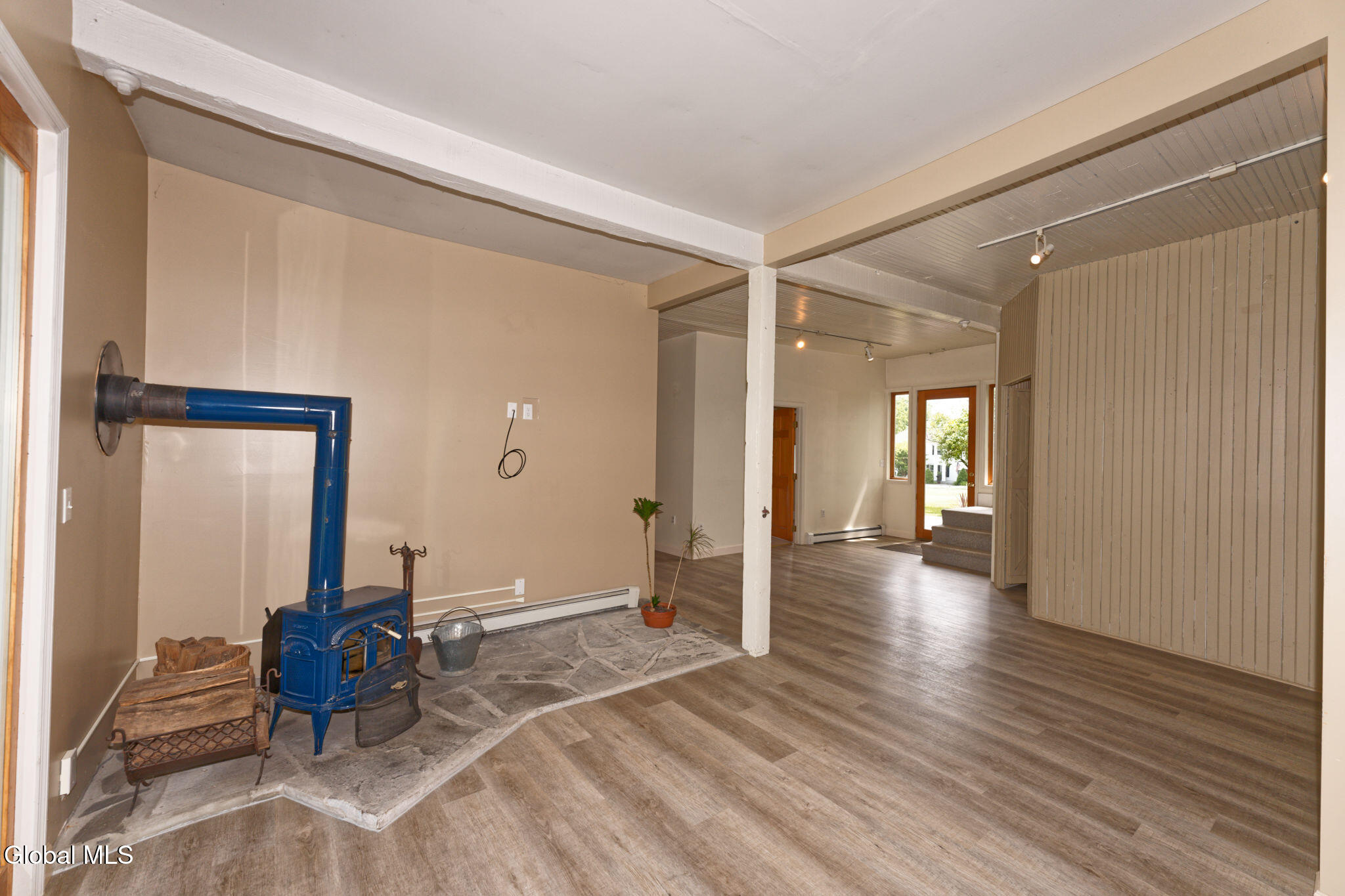 1412 River Road Bethlehem, NY 12158 - Photo 8 of 40 1 Living 5