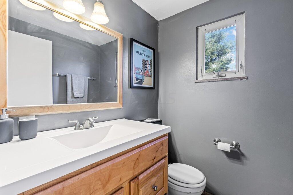 2654 Ruhl Avenue Columbus, OH 43209 - Photo 22 of 30 2nd Floor Half Bath