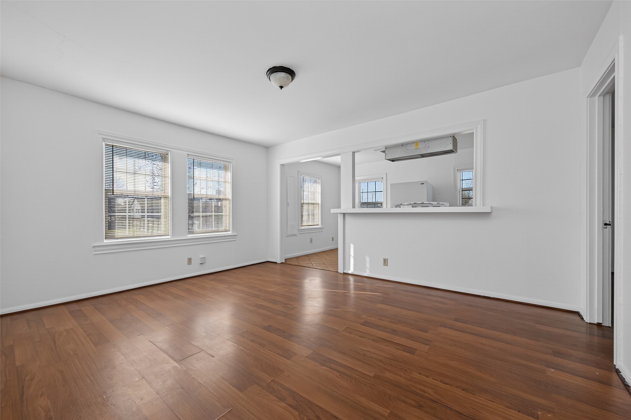 2005 Common Street Houston, TX 77009 - Photo 8 of 18