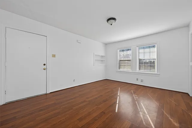 $465,000 | 2005 Common Street, Houston, TX 77009