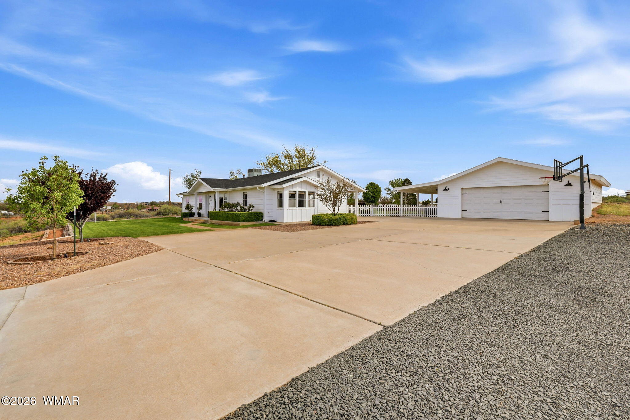 1491 Hunsaker Road Holbrook, AZ 86025 - Photo 2 of 40