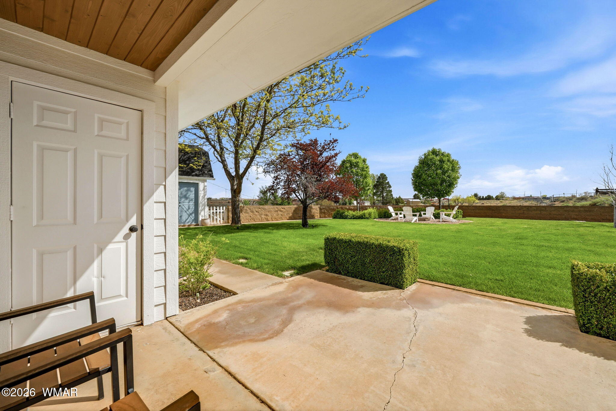 1491 Hunsaker Road Holbrook, AZ 86025 - Photo 24 of 40 a view of a house with a yard