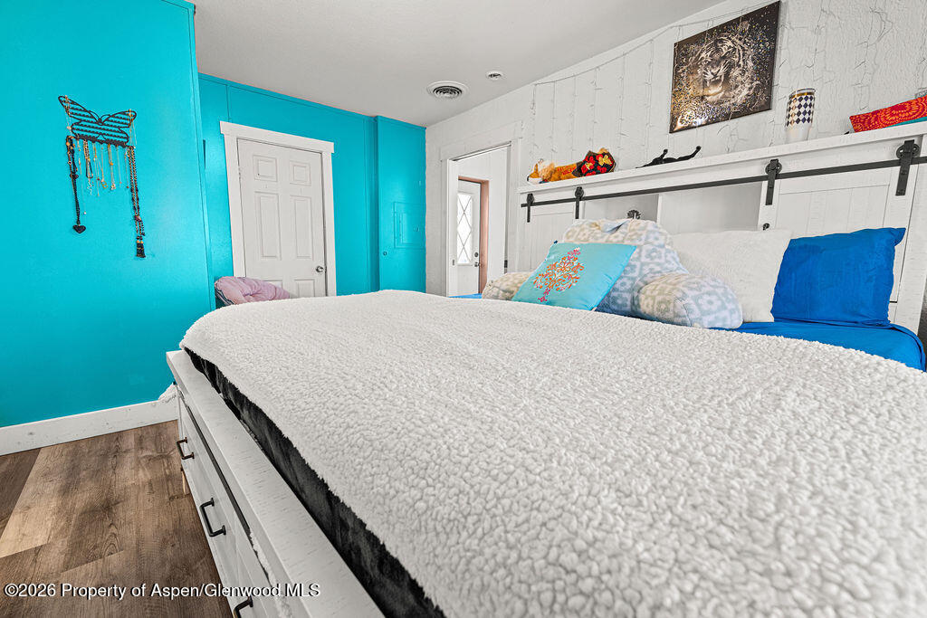 925 West 1st Street, Unit 511 Craig, CO 81625 - Photo 10 of 28 a bed room with a bed