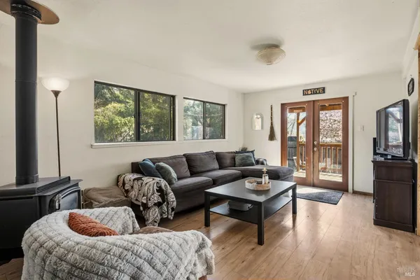 $282,500 | 44250 Lakeview Avenue, Laytonville, CA 95454