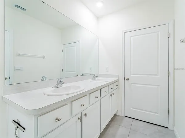 $2,500 | 5510 Oxford Gray Road, Wesley Chapel, FL 33545