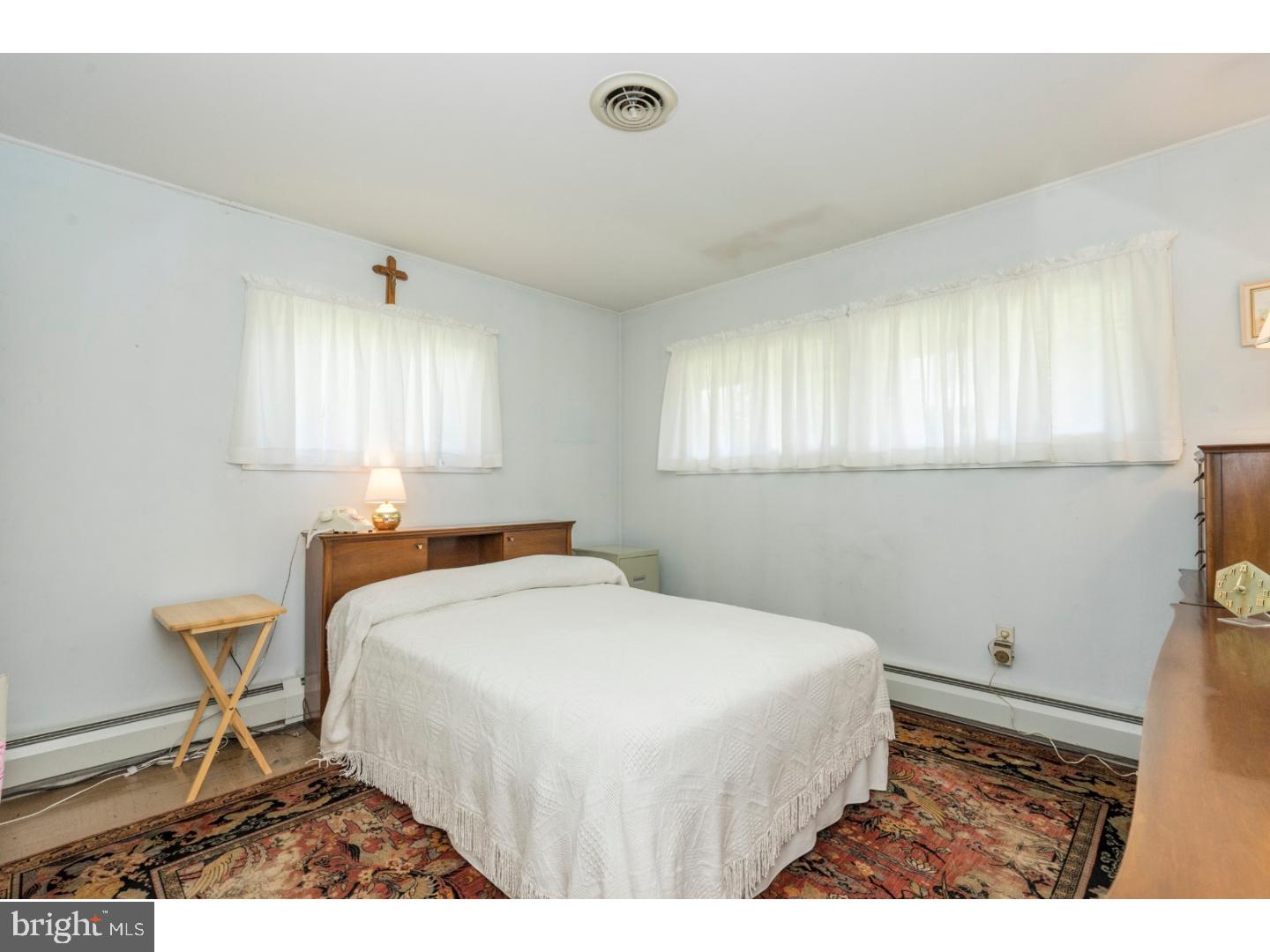 37 Hedge Road Levittown, PA 19056 - Photo 12 of 25 Gallery Image 12