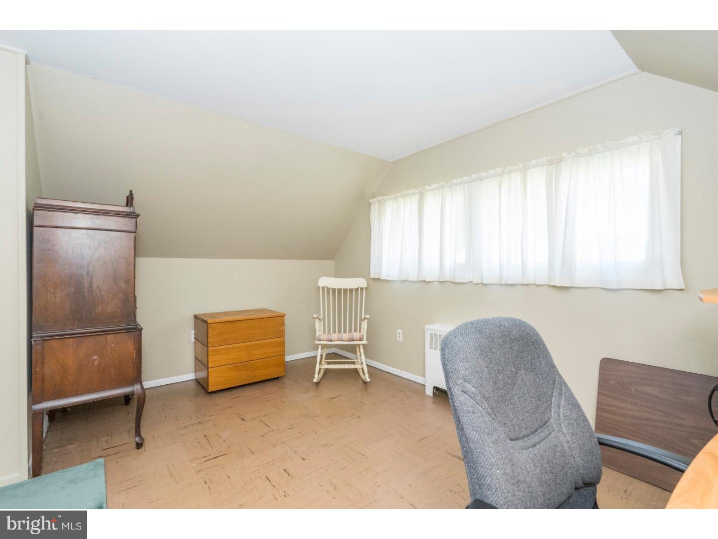 37 Hedge Road Levittown, PA 19056 - Photo 19 of 25 Gallery Image 19