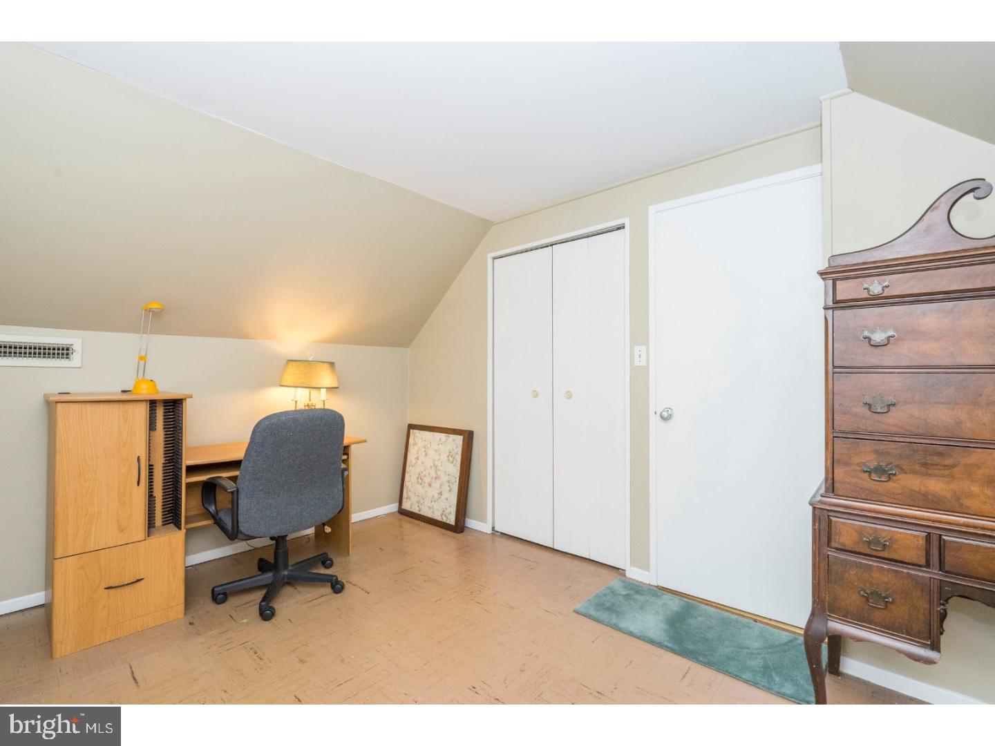 37 Hedge Road Levittown, PA 19056 - Photo 20 of 25 Gallery Image 20