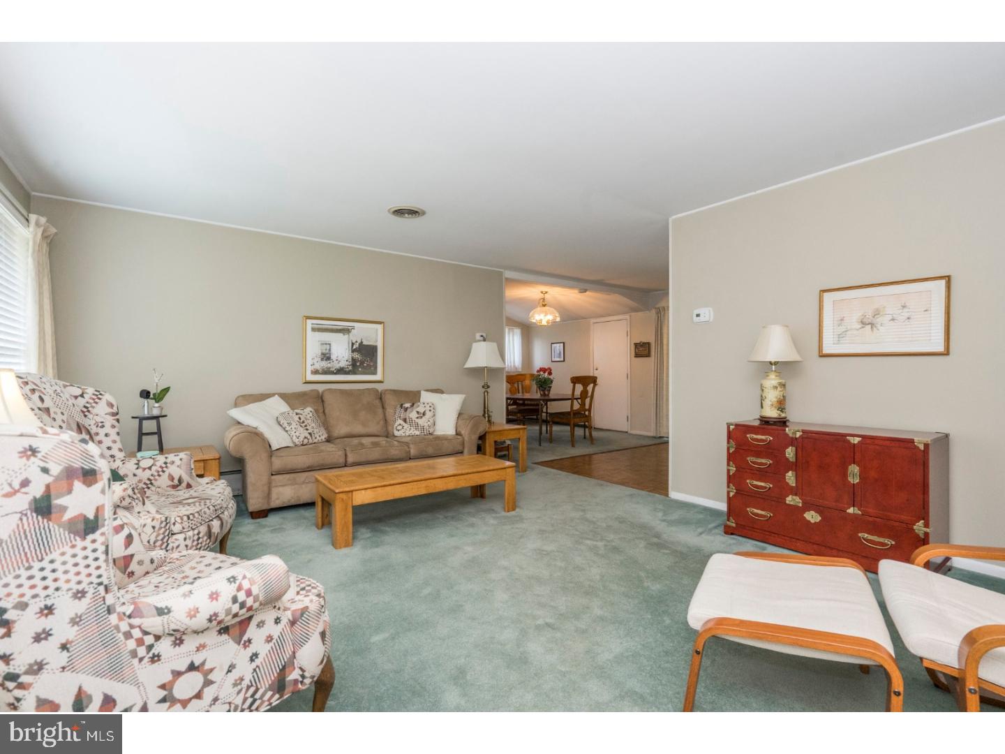 37 Hedge Road Levittown, PA 19056 - Photo 2 of 25 Gallery Image 2