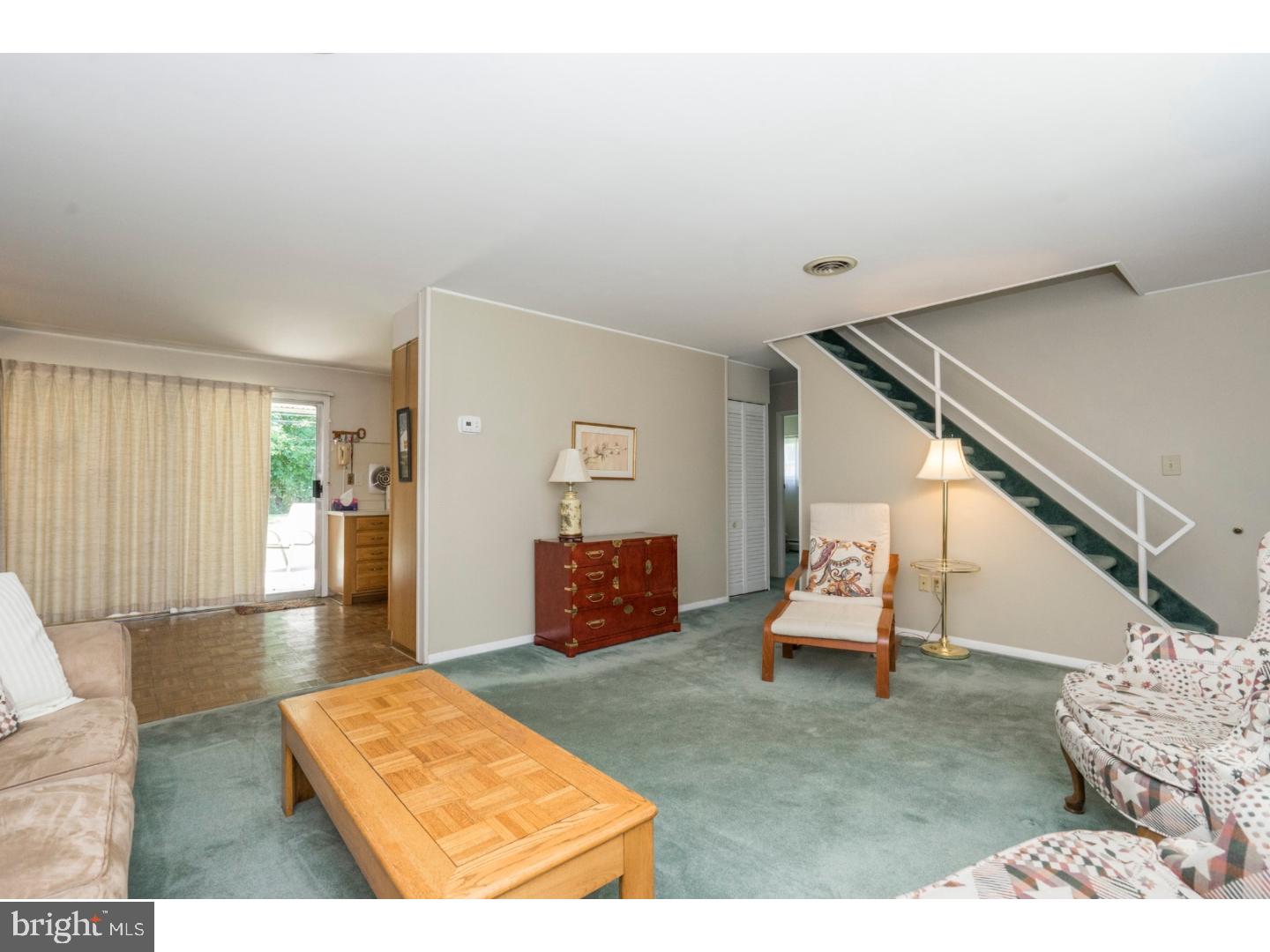37 Hedge Road Levittown, PA 19056 - Photo 5 of 25 Gallery Image 5