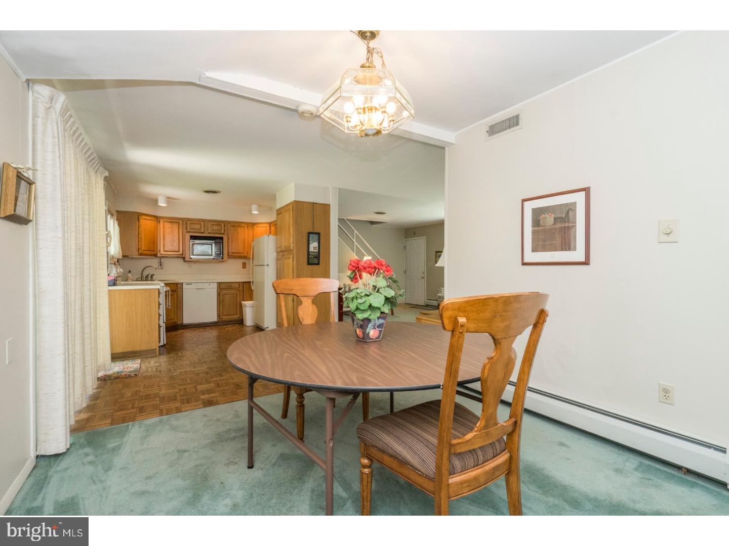 37 Hedge Road Levittown, PA 19056 - Photo 7 of 25 Gallery Image 7
