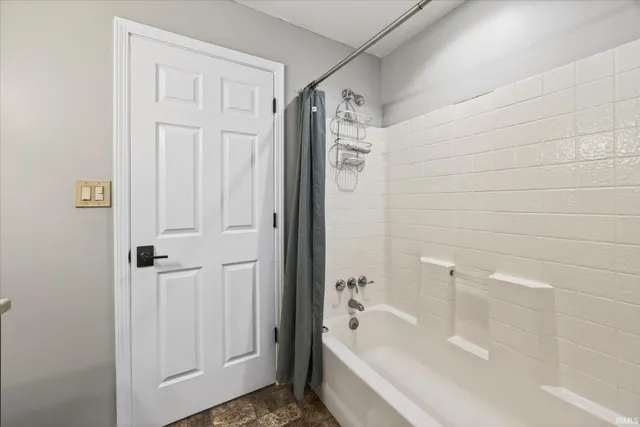 $285,000 | 210 West Main Street, Worthington, IN 47471