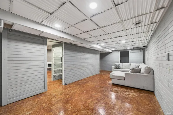 $279,900 | 210 West Main Street, Worthington, IN 47471