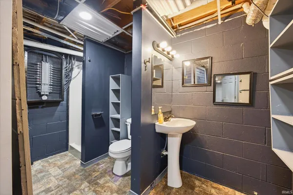 $279,900 | 210 West Main Street, Worthington, IN 47471