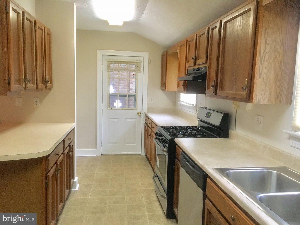 102 Pleasant Street Hanover, PA 17331 - Photo 12 of 36 Gallery Image 12
