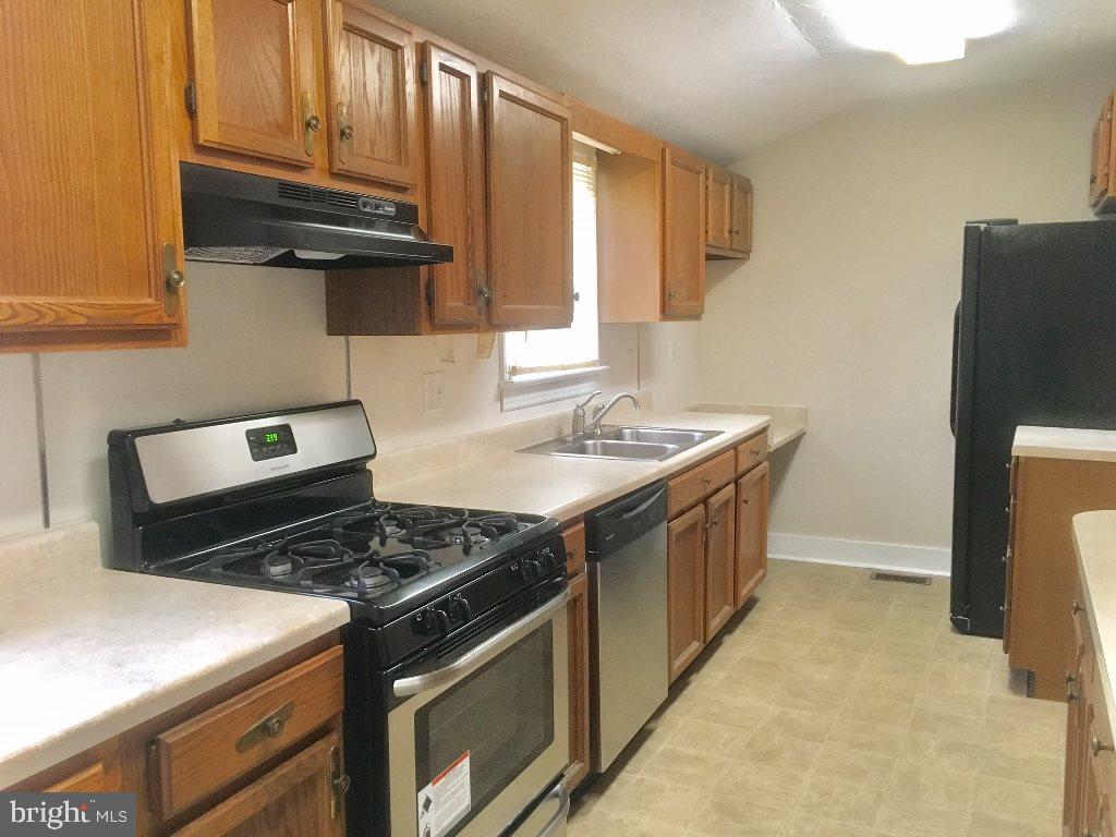 102 Pleasant Street Hanover, PA 17331 - Photo 15 of 36 Gallery Image 15