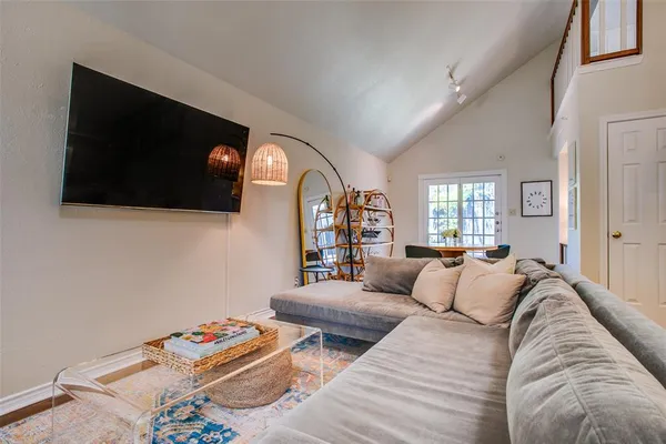 $2,500 | 3503 Word Street, Dallas, TX 75204