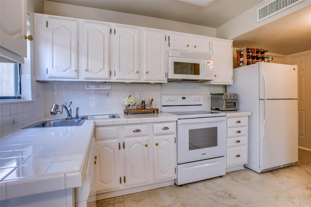 3503 Word Street Dallas, TX 75204 - Photo 22 of 37