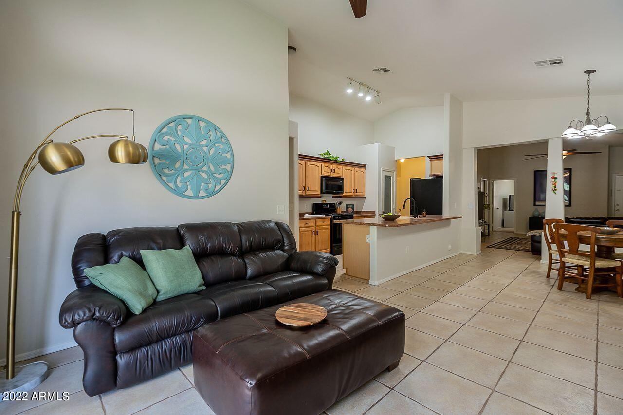 4110 West Vineyard Road Phoenix, AZ 85041 - Photo 11 of 39 Gallery Image 11