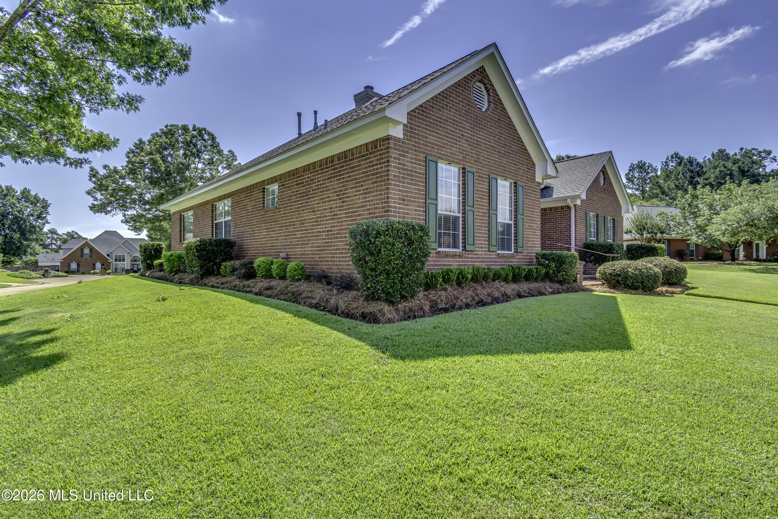 656 April Sound Pearl, MS 39208 - Photo 56 of 61 Side view - left