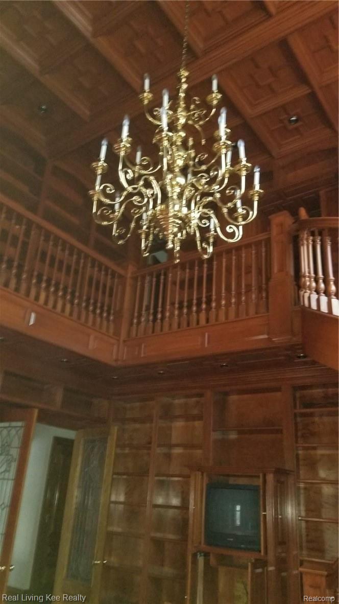 350 Camelot Way Rochester, MI 48306 - Photo 26 of 32 20181026_090959 - Copy.jpg
