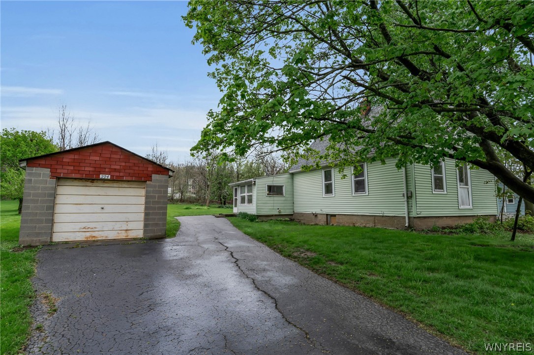 994 Ridge Road Lewiston, NY 14092 - Photo 4 of 48