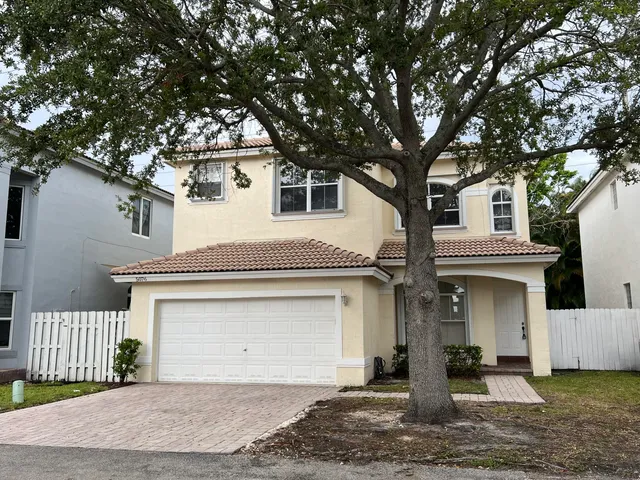 $4,100 | 5076 Southwest 38th Way, Hollywood, FL 33312