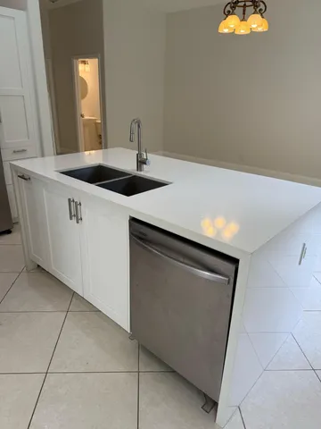 $4,100 | 5076 Southwest 38th Way, Hollywood, FL 33312