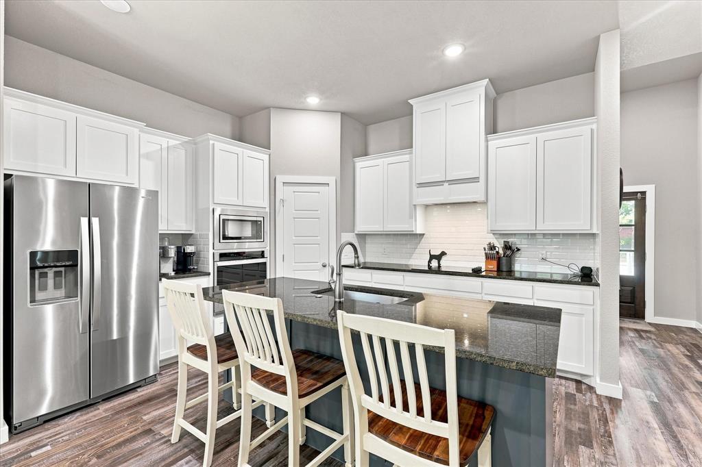 1001 Oak Valley Road Burleson, TX 76028 - Photo 11 of 40 Gallery Image 11
