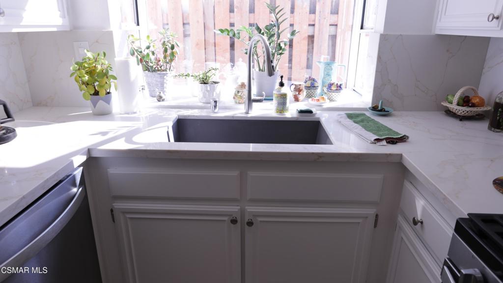 2832 Thicket Place Simi Valley, CA 93065 - Photo 6 of 42