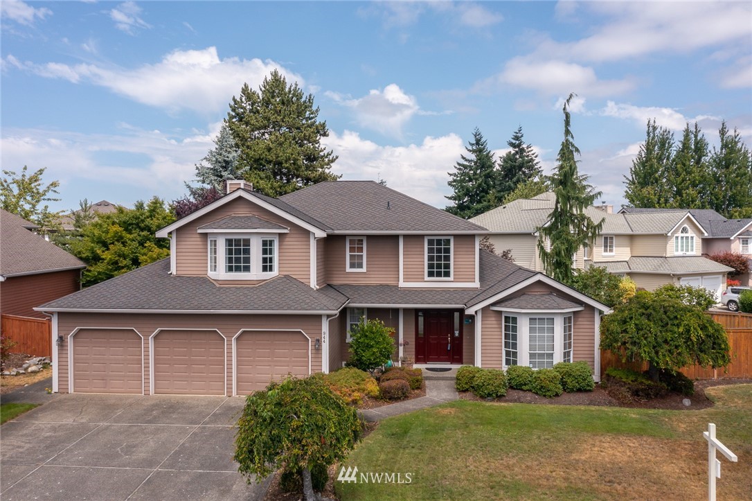 944 Southwest 347th Street Federal Way, WA 98023 - Photo 2 of 40 Gallery Image 2