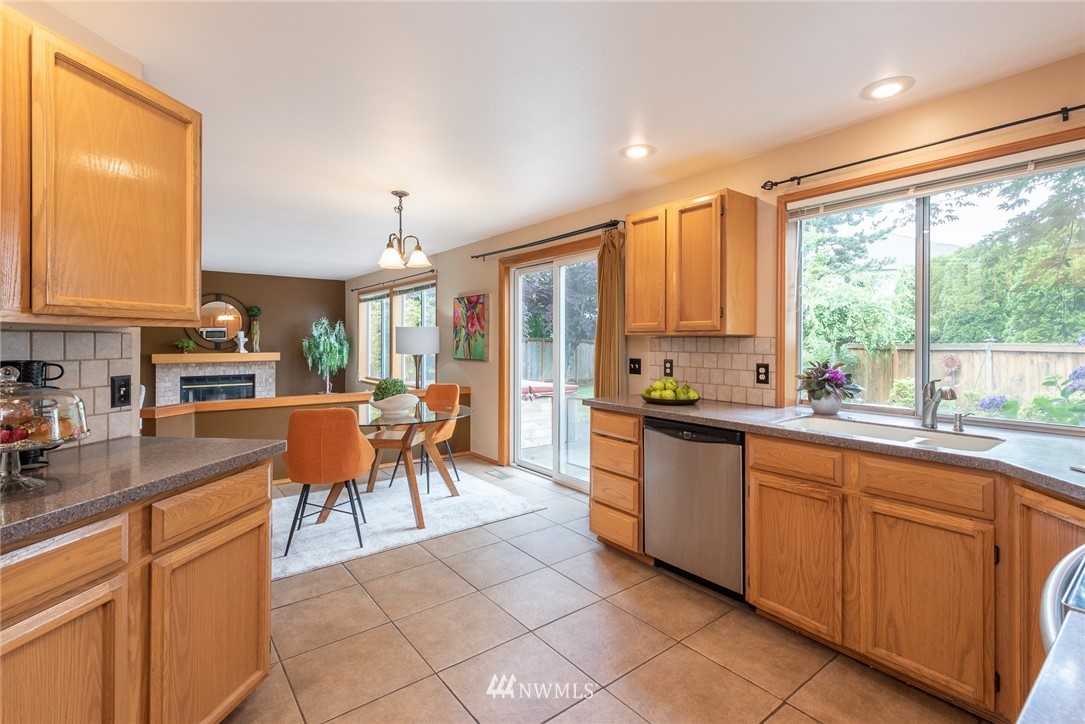 944 Southwest 347th Street Federal Way, WA 98023 - Photo 14 of 40 Gallery Image 14