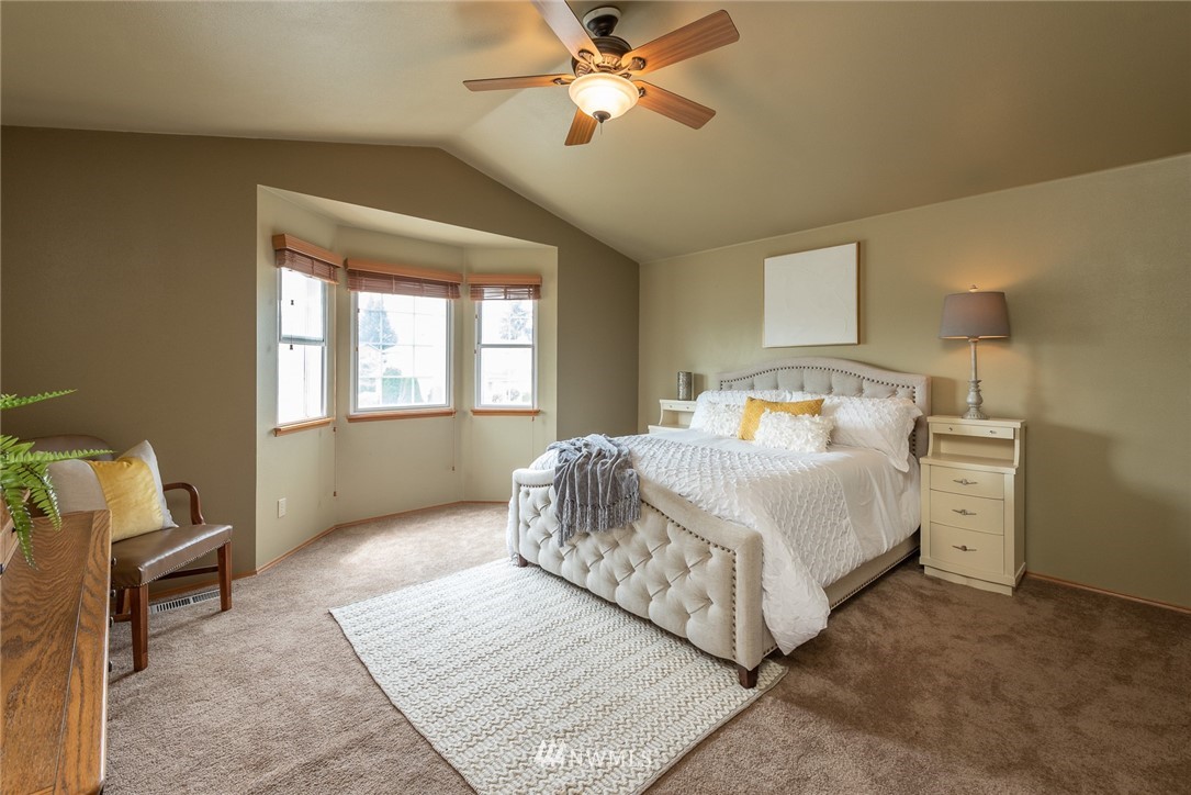 944 Southwest 347th Street Federal Way, WA 98023 - Photo 24 of 40 Gallery Image 24