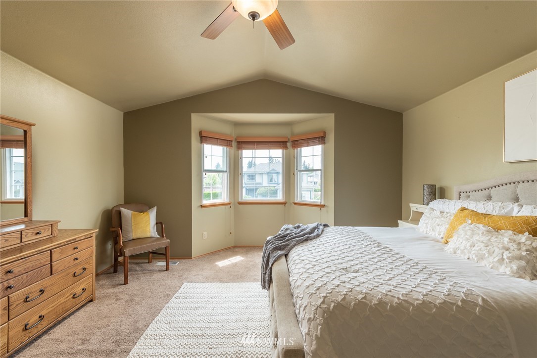 944 Southwest 347th Street Federal Way, WA 98023 - Photo 26 of 40 Gallery Image 26