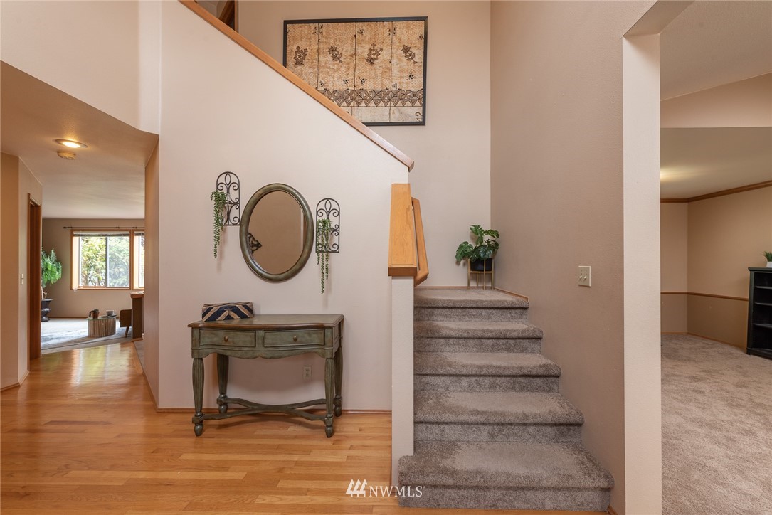 944 Southwest 347th Street Federal Way, WA 98023 - Photo 5 of 40 Gallery Image 5
