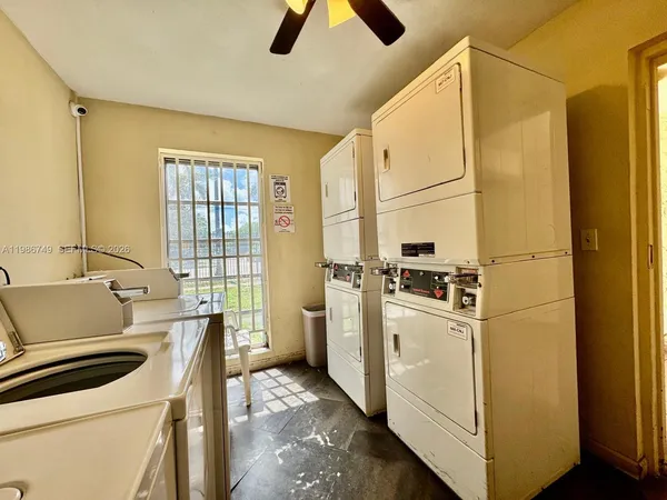 $1,800 | 1051 Southwest 1st Street, Unit 212, Miami, FL 33130