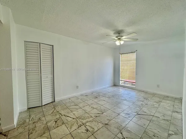 $1,800 | 1051 Southwest 1st Street, Unit 212, Miami, FL 33130