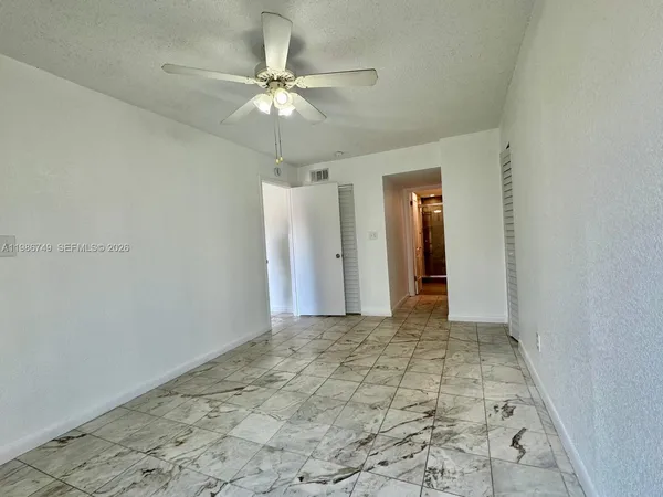 $1,800 | 1051 Southwest 1st Street, Unit 212, Miami, FL 33130