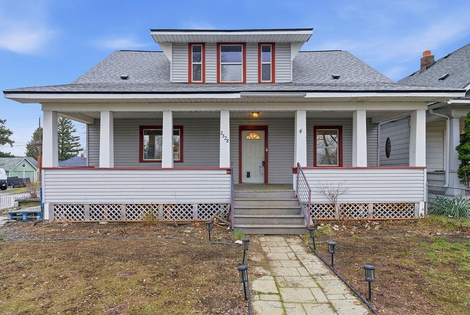 2528 North Magnolia Street Spokane, WA 99207 - Photo 1 of 48