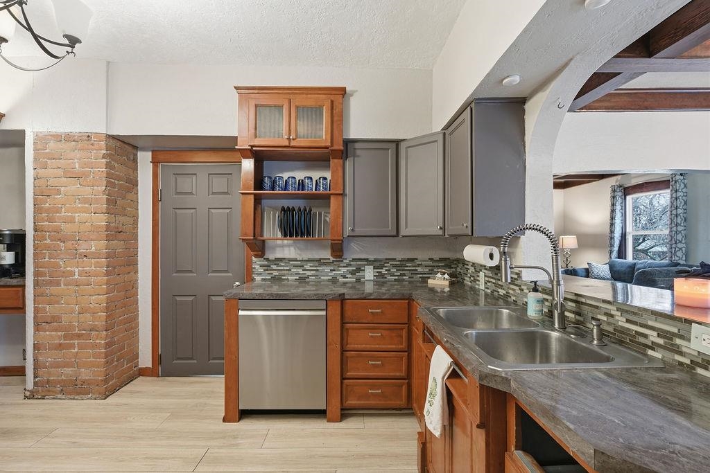 2528 North Magnolia Street Spokane, WA 99207 - Photo 13 of 48